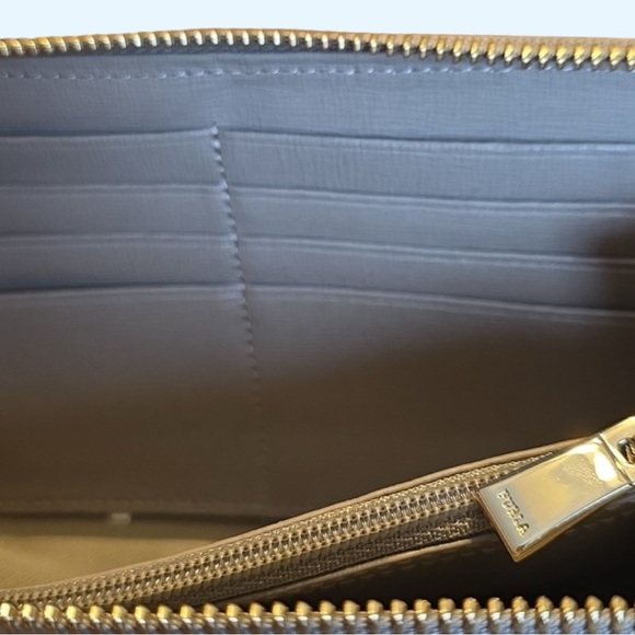 Furla 🪢 EUC Babylon Long Zip Wallet in Grey/Taupe - Picture 13 of 14